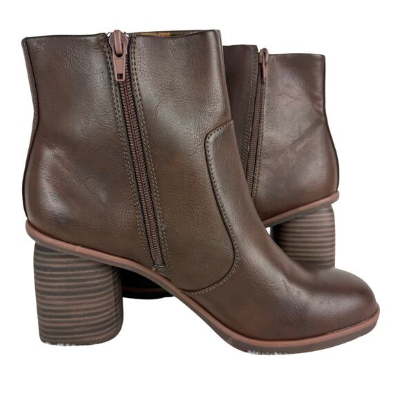 KORKS DESTINY VEGAN LEATHER STACKED HEEL ANKLE BOOTIE IN BROWN NWOB SIZE 9.5M - Picture 5 of 14